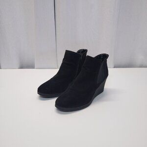 White Mountain Solange Black Wedge Chelsea Boots Size 12M Expandable Side & Zip